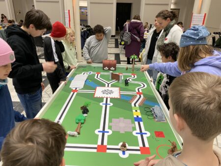 3 Teams der Leinetalschulen nahmen an der Roberta-Challenge statt.