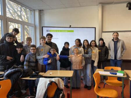 Jeffrey konnte gerettet werden, dank des engagierten Einsatzes/Reaktion der Klasse 7 GYM.